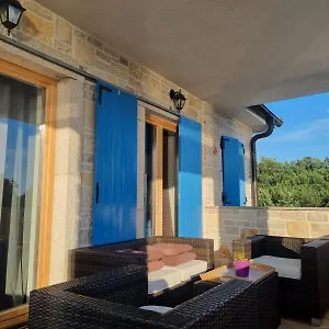 Villa Stone House Iva